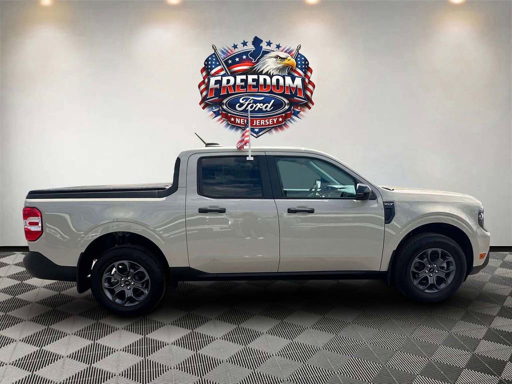 Used 2025 Ford Maverick XLT w/ Equipment Group 301A AWD/4WD image 3
