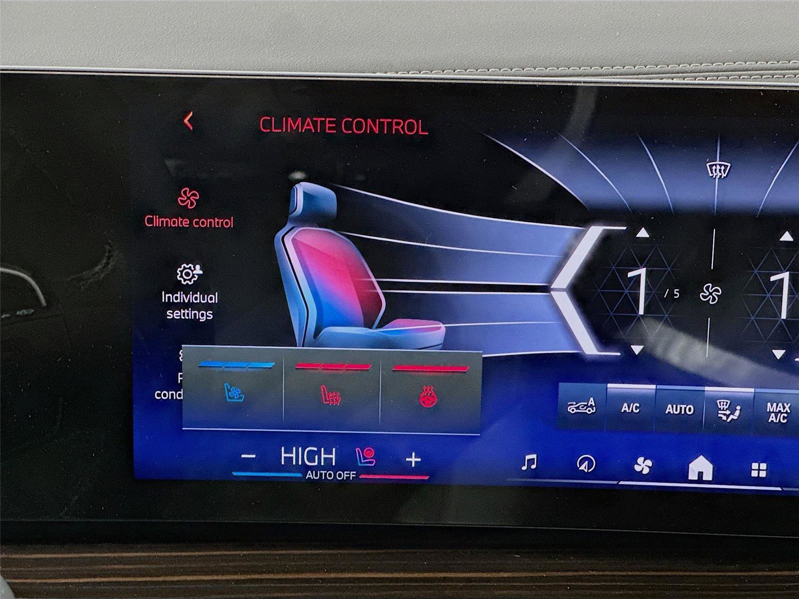 New 2026 BMW X5 xDrive40i w/ Climate Comfort Package image 21