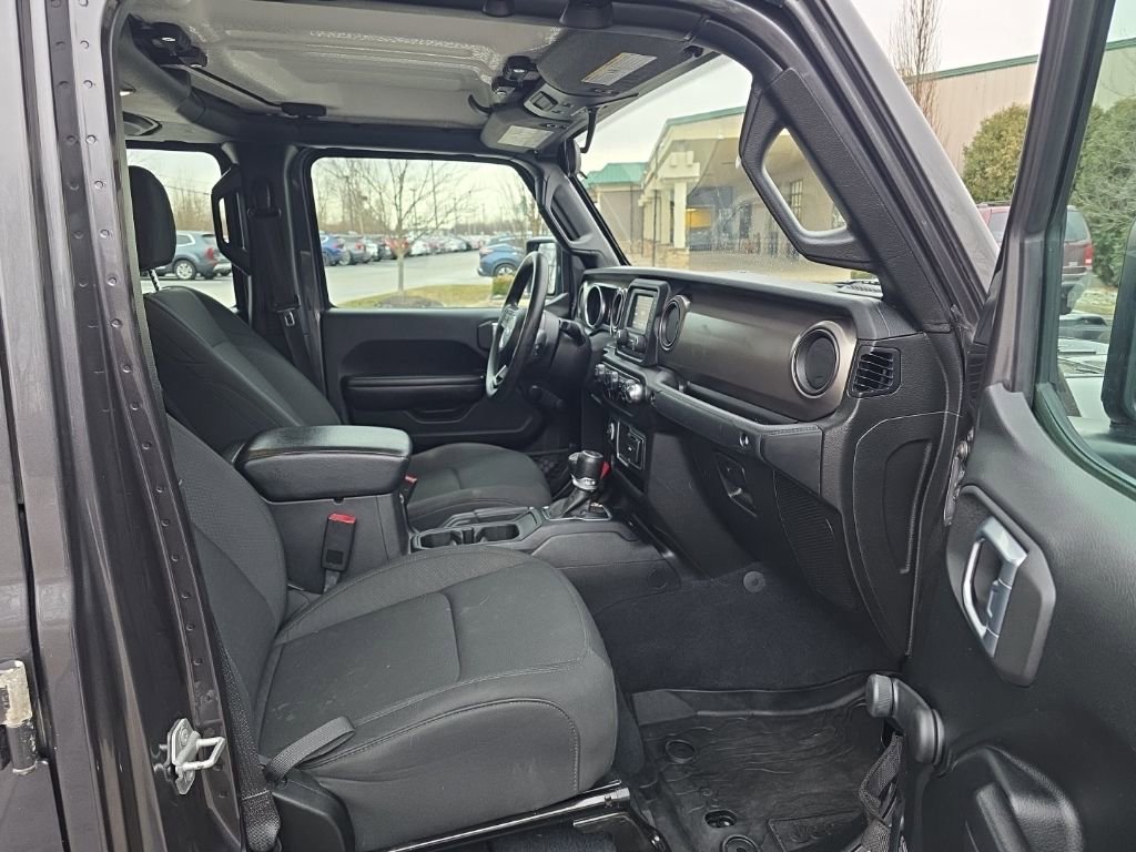 Used 2020 Jeep Gladiator Sport image 38