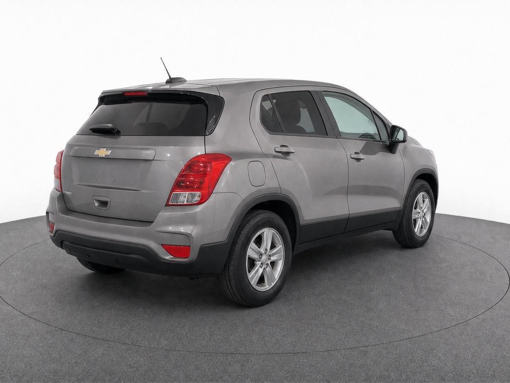 Used 2022 Chevrolet Trax LS w/ Tint and Cruise Package AWD/4WD image 4