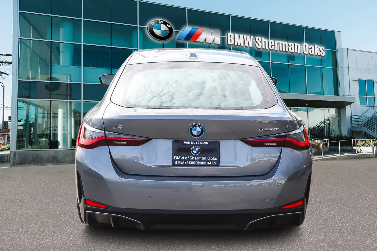 Used 2025 BMW i4 eDrive40 w/ Premium Package image 5