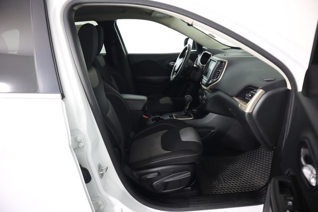 Used 2014 Jeep Cherokee Latitude w/ Cold Weather Group AWD/4WD image 55