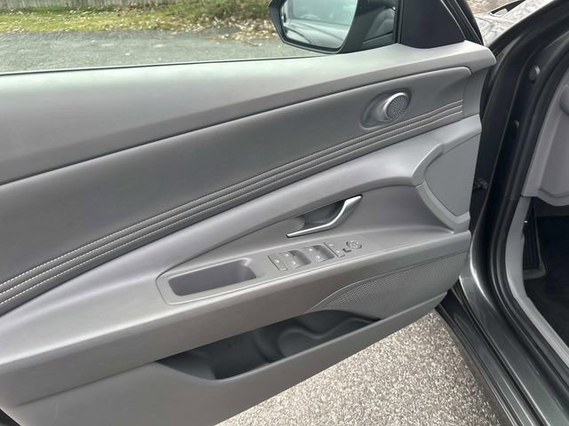 Used 2024 Hyundai Elantra SEL w/ Convenience Package image 18