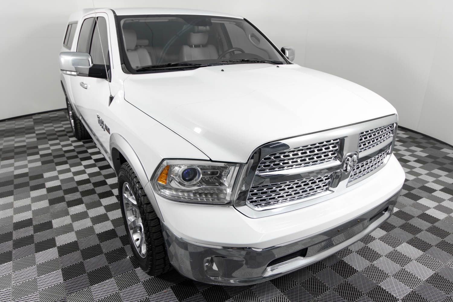 Used 2015 RAM 1500 Laramie w/ Convenience Group image 10