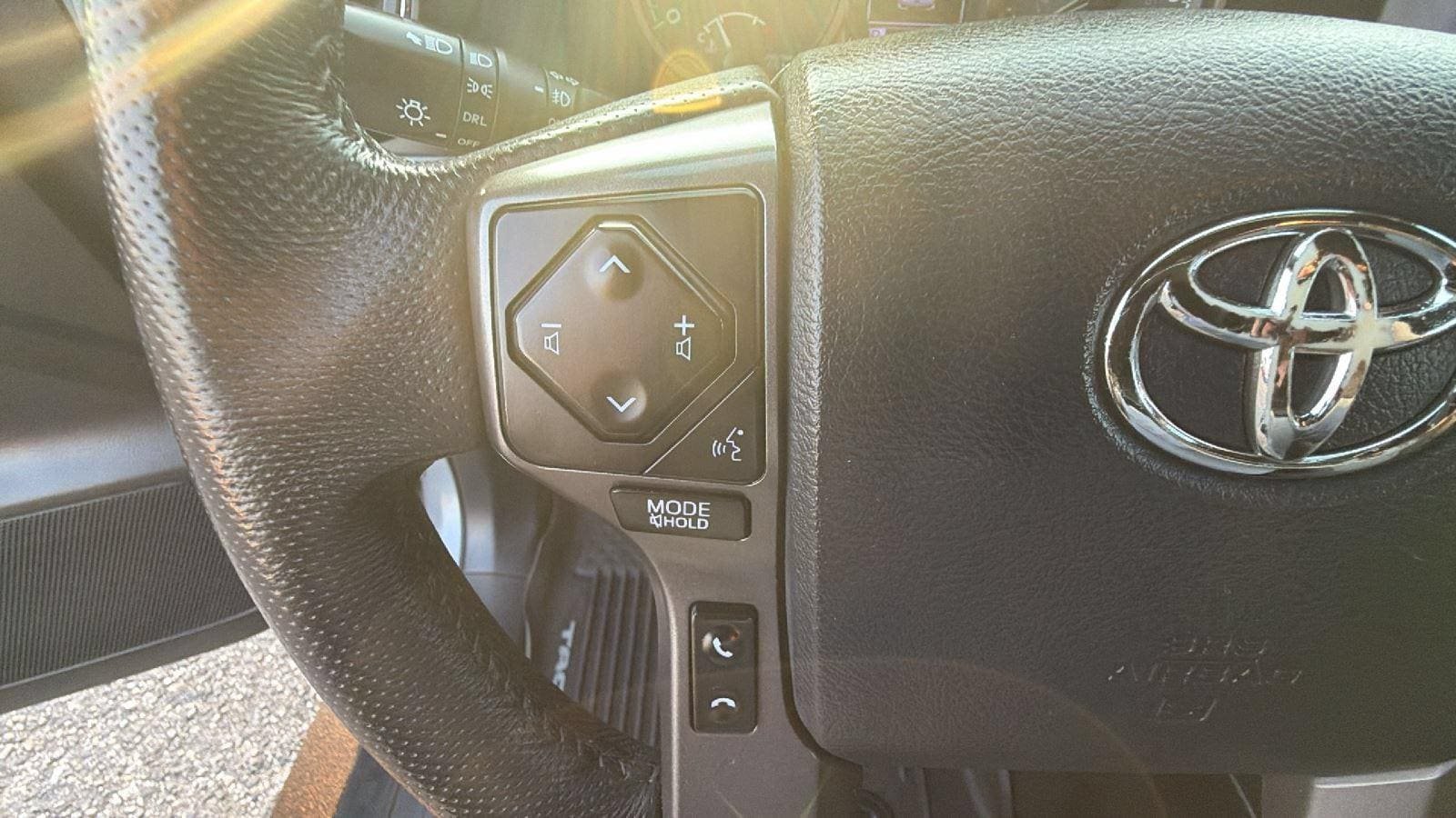 Used 2020 Toyota Tacoma TRD Sport AWD/4WD image 25