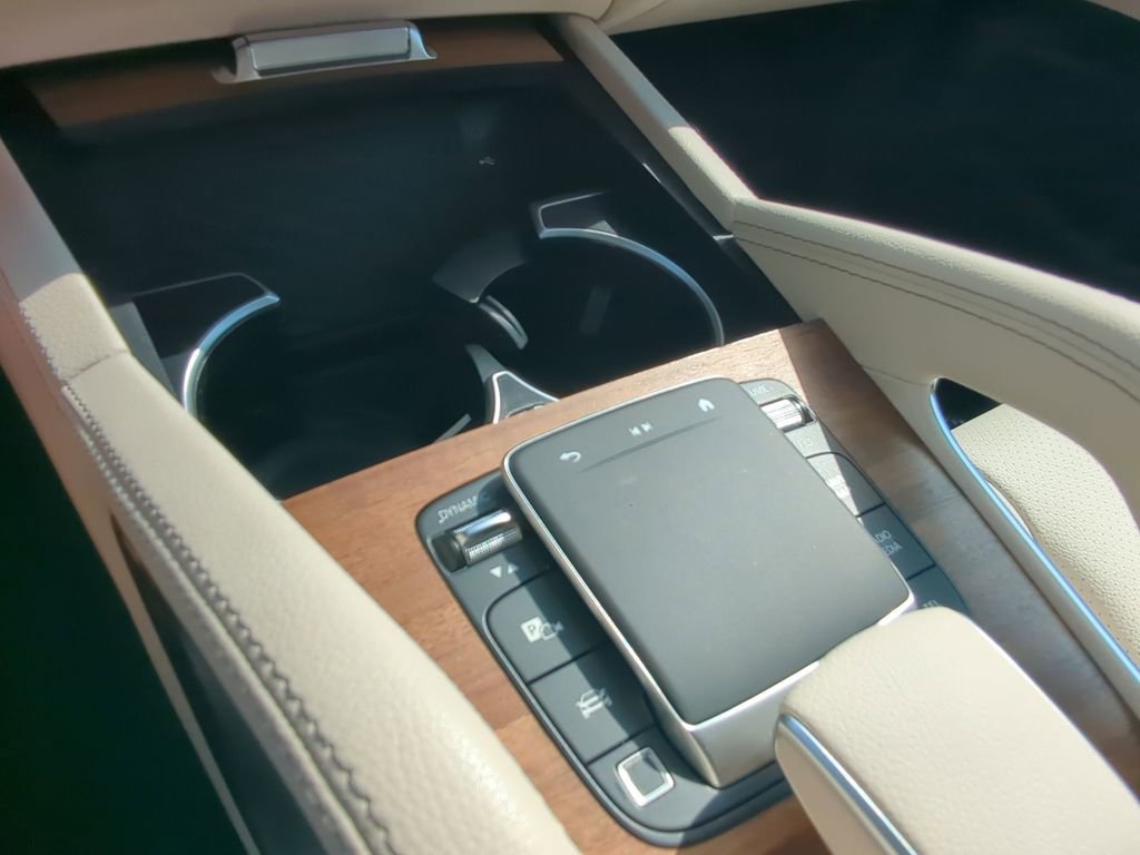 Used 2025 Mercedes-Benz GLE 450e 4MATIC image 9