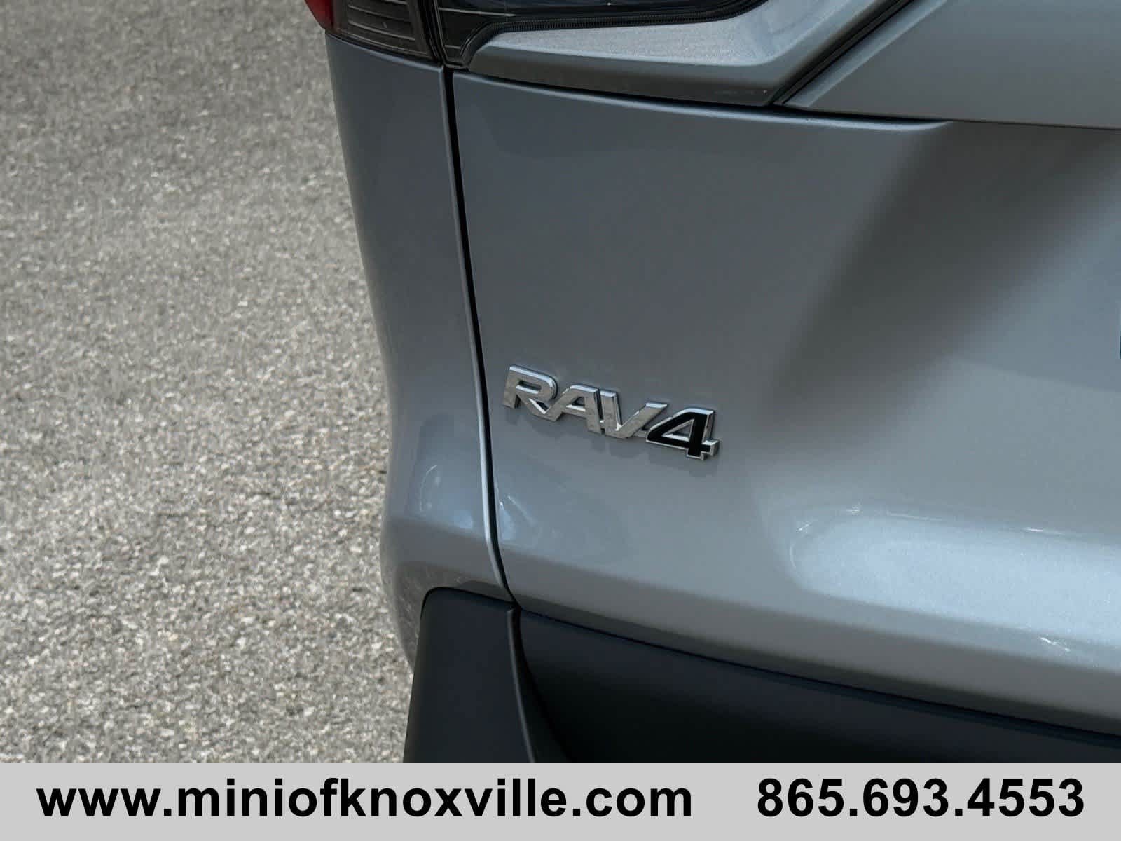 Used 2024 Toyota RAV4 LE AWD/4WD image 11