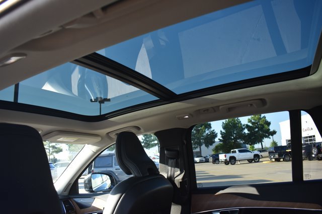 Used 2023 Volvo XC90 T8 Plus AWD/4WD image 20