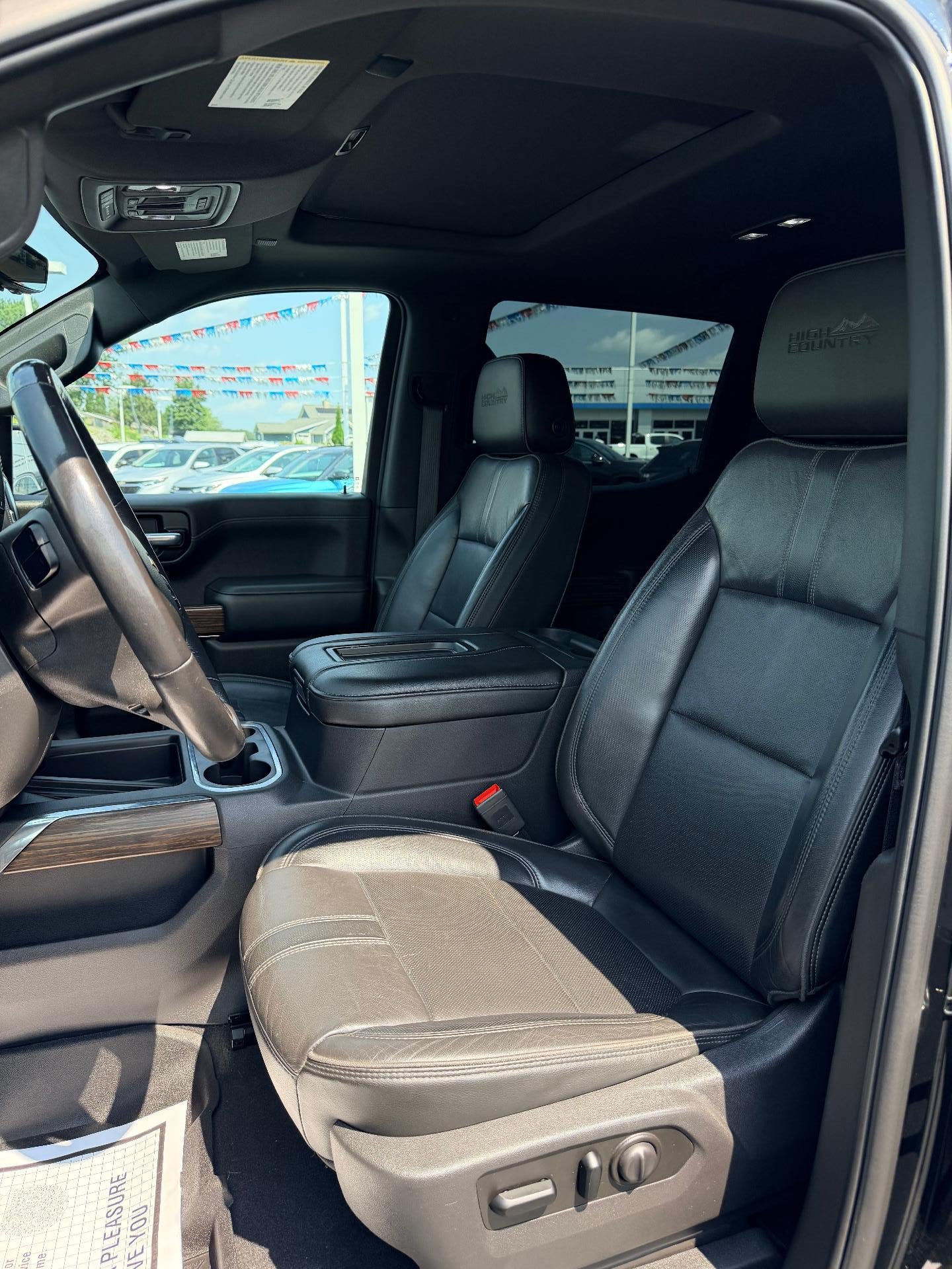Used 2019 Chevrolet Silverado 1500 High Country w/ Technology Package AWD/4WD image 11