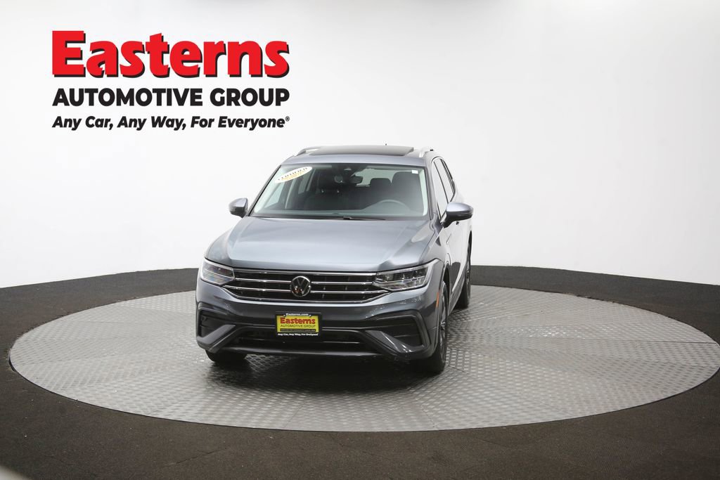 Used 2022 Volkswagen Tiguan SE w/ Panoramic Sunroof Package image 54