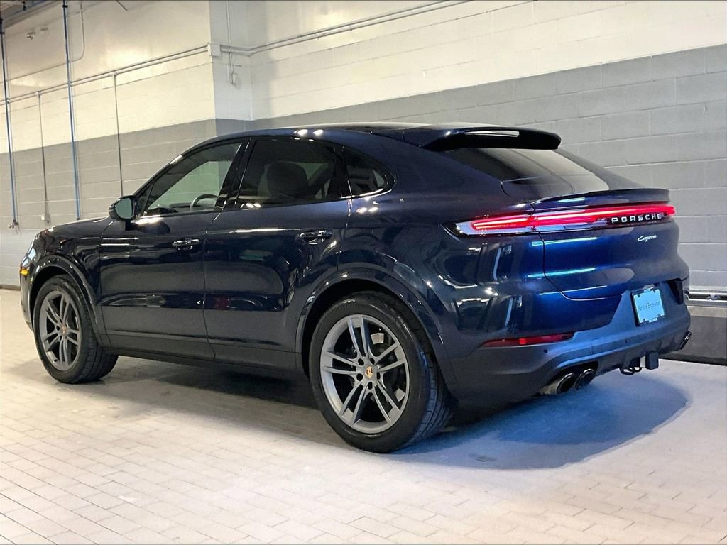 Certified 2025 Porsche Cayenne Coupe AWD/4WD image 3