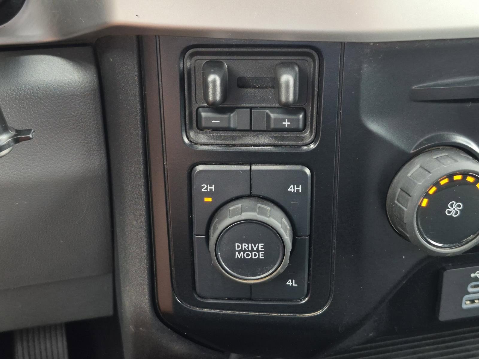 Used 2025 Ford F250 XLT AWD/4WD image 27