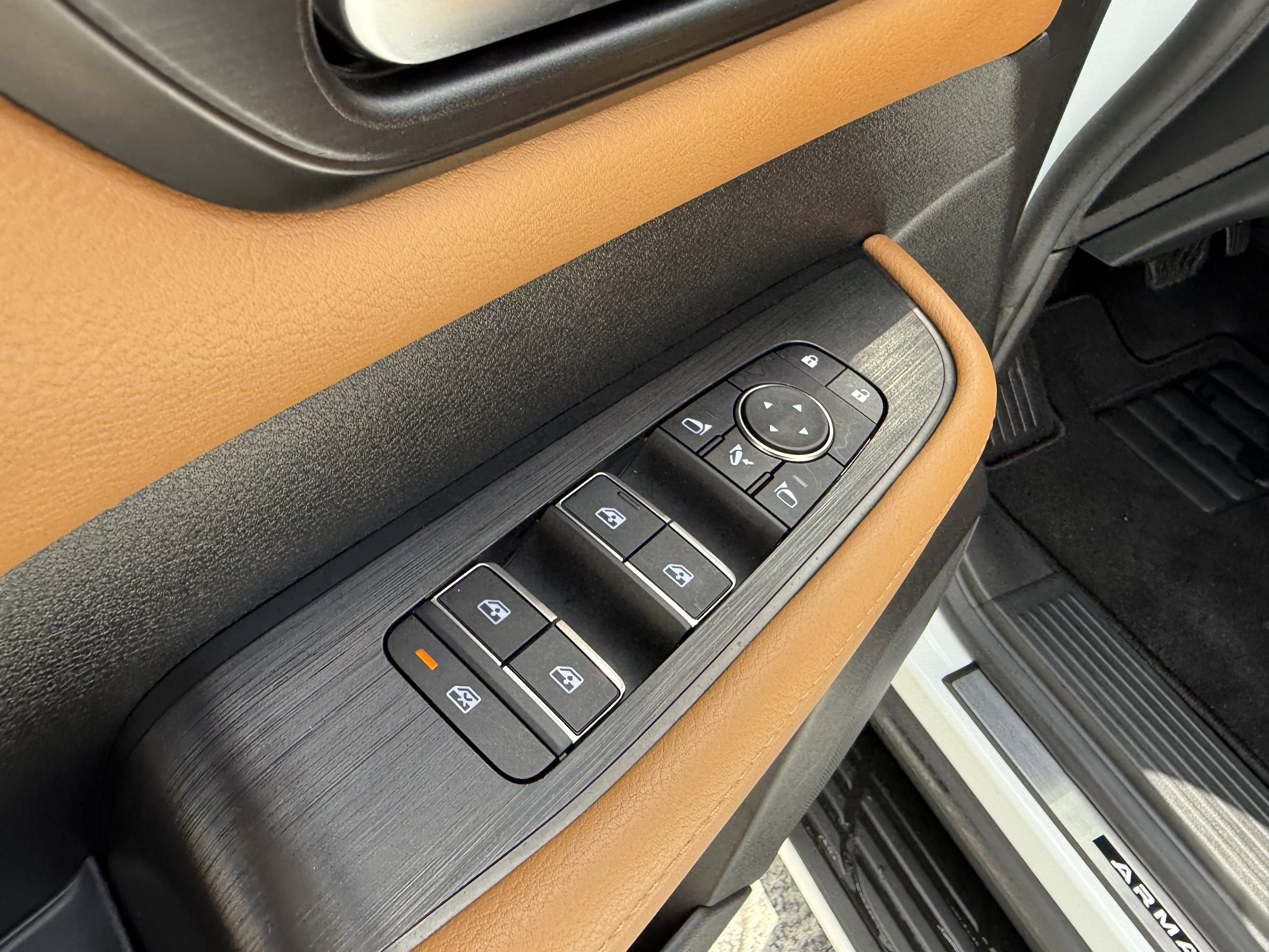 Used 2026 Nissan Armada Platinum Reserve AWD/4WD image 3