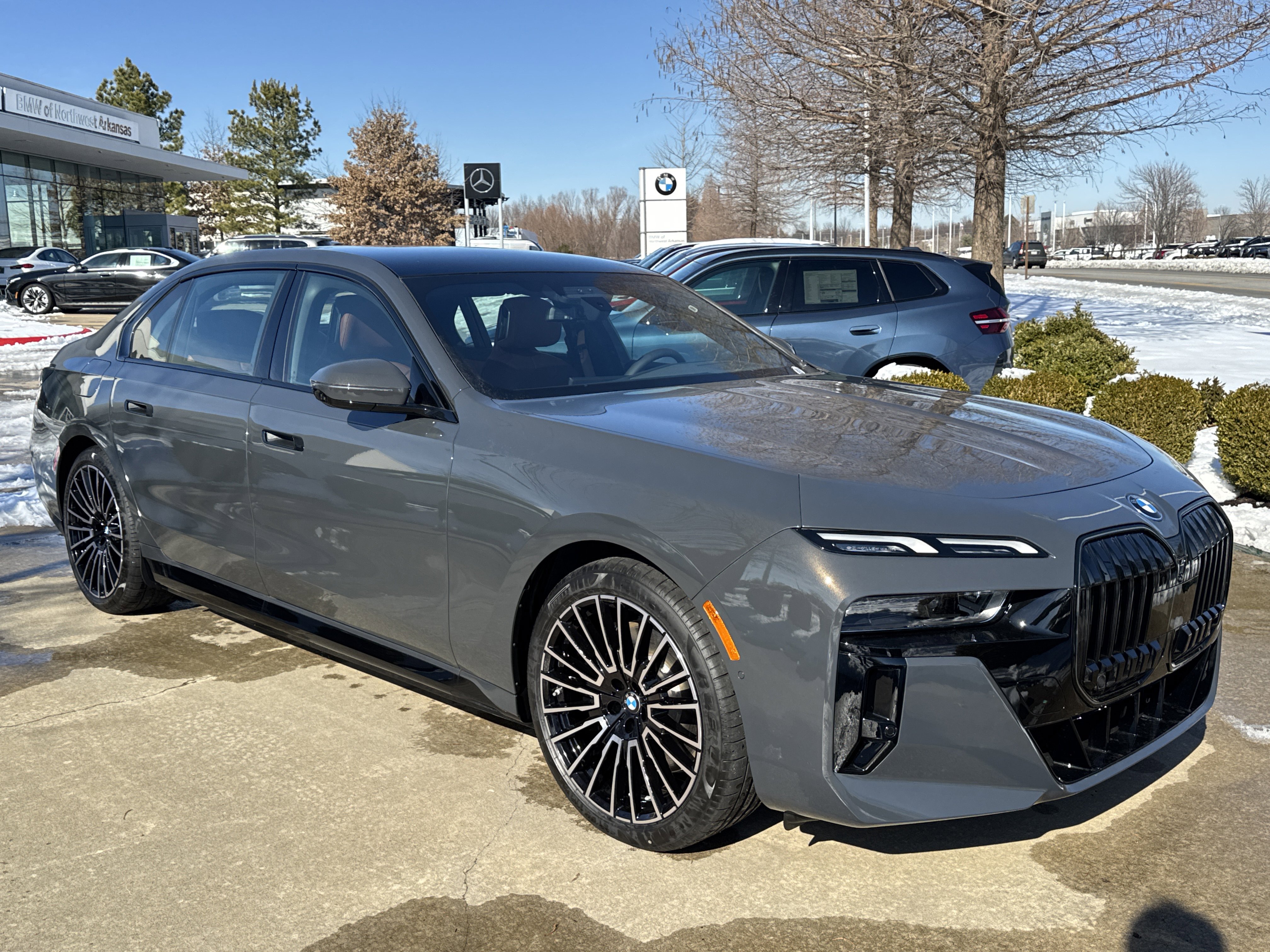 New 2026 BMW 750e xDrive w/ Luxury Rear Seating Package AWD/4WD image 6