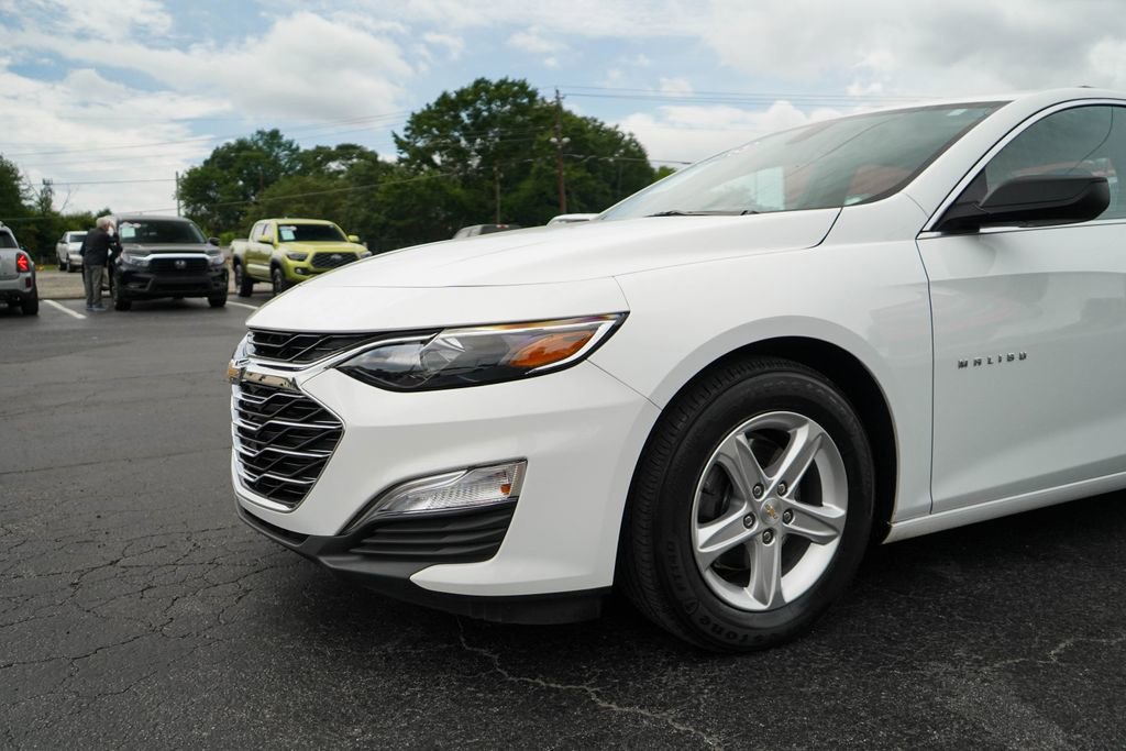 Used 2022 Chevrolet Malibu LS FWD image 16