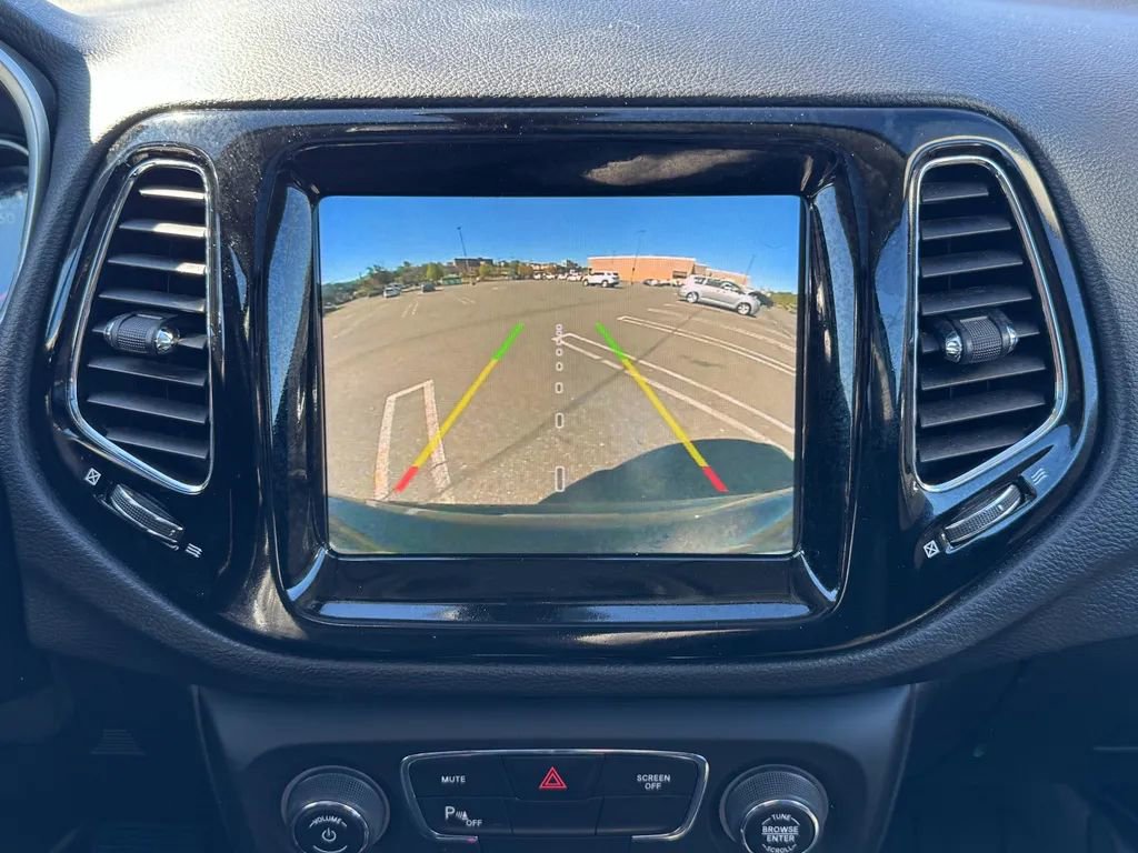 Used 2020 Jeep Compass Limited w/ Safety & Security Group image 17