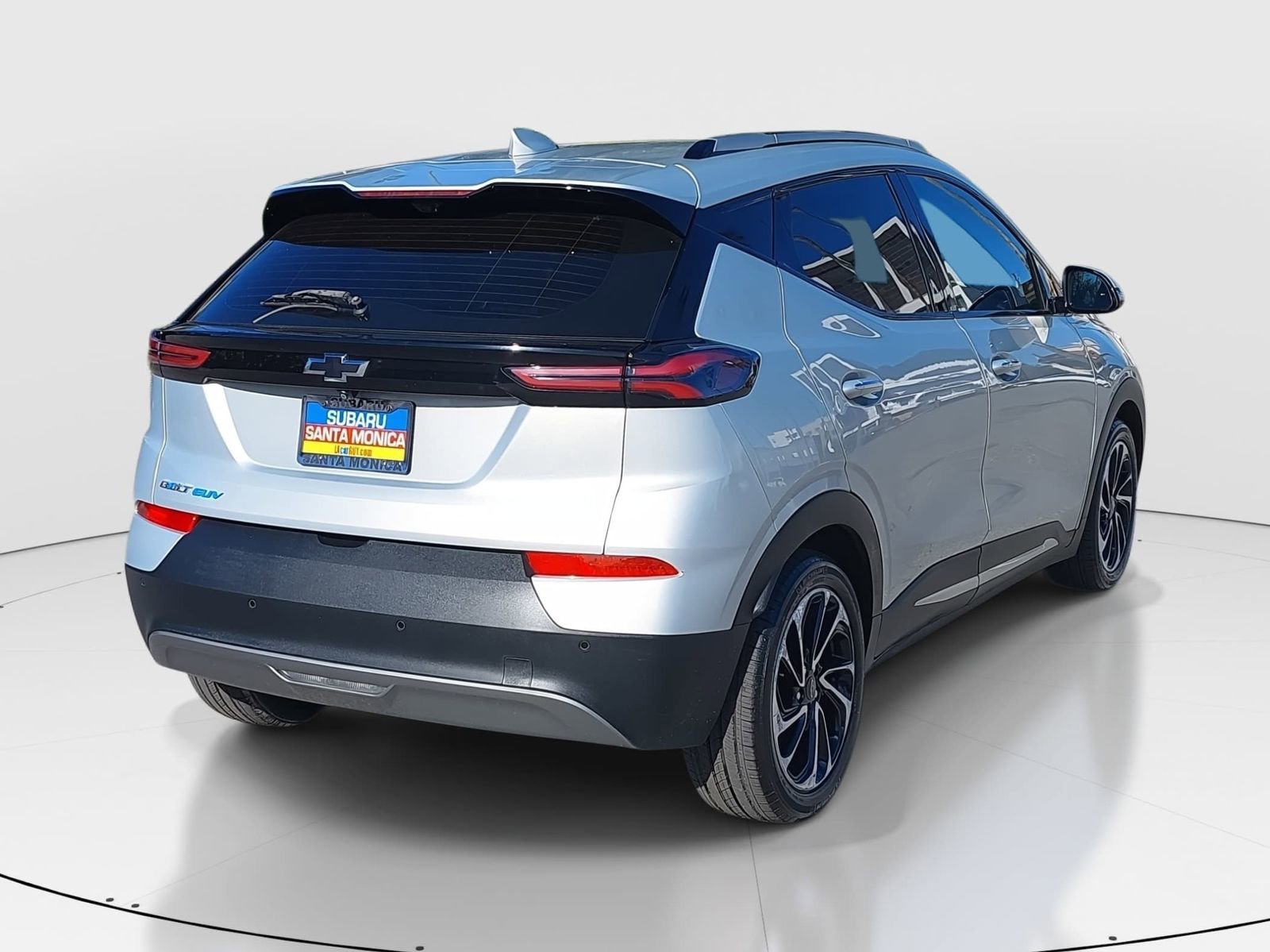 Used 2022 Chevrolet Bolt EUV Premier w/ Sun & Sound Package image 7