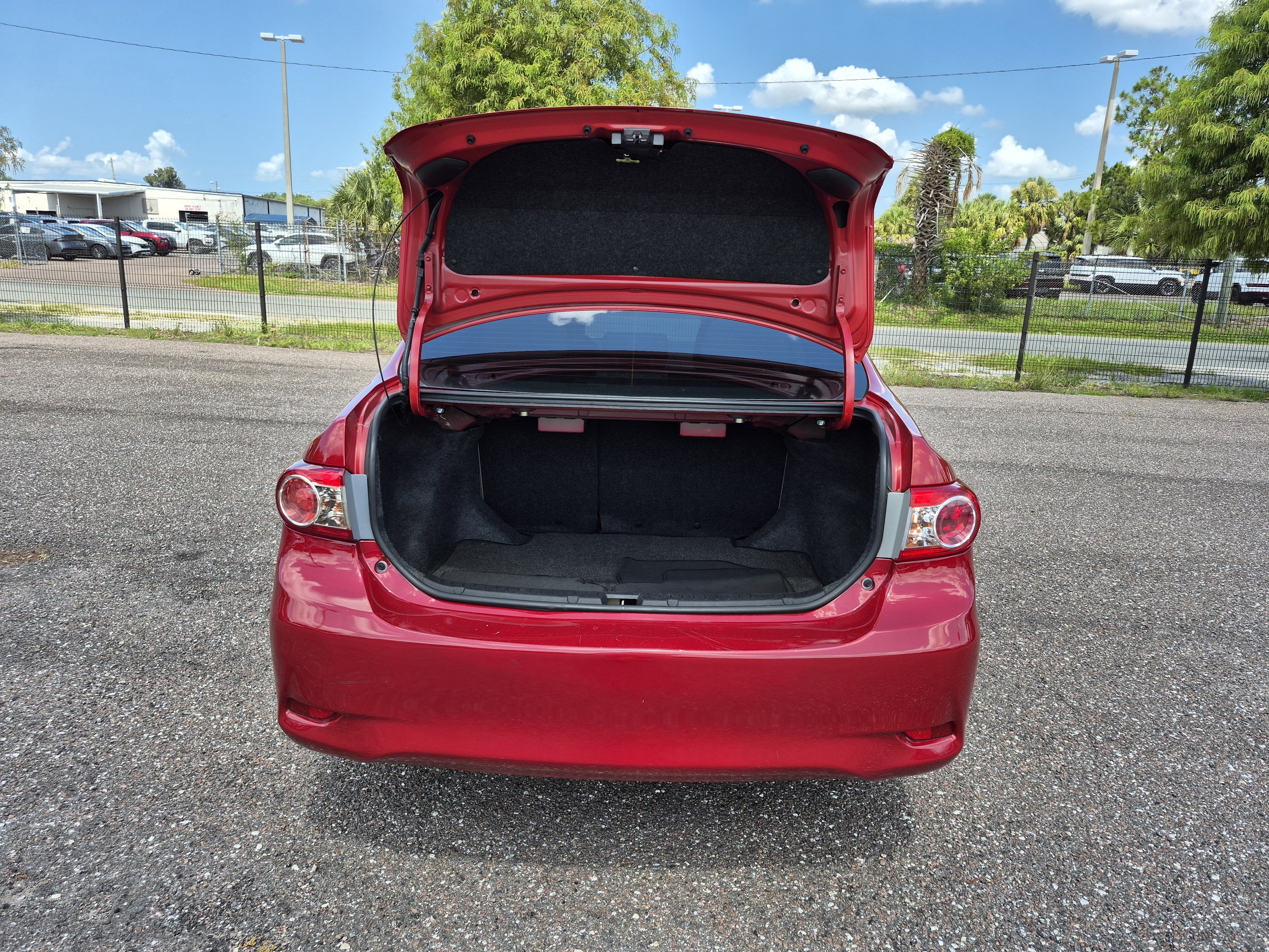 Used 2013 Toyota Corolla LE FWD image 13