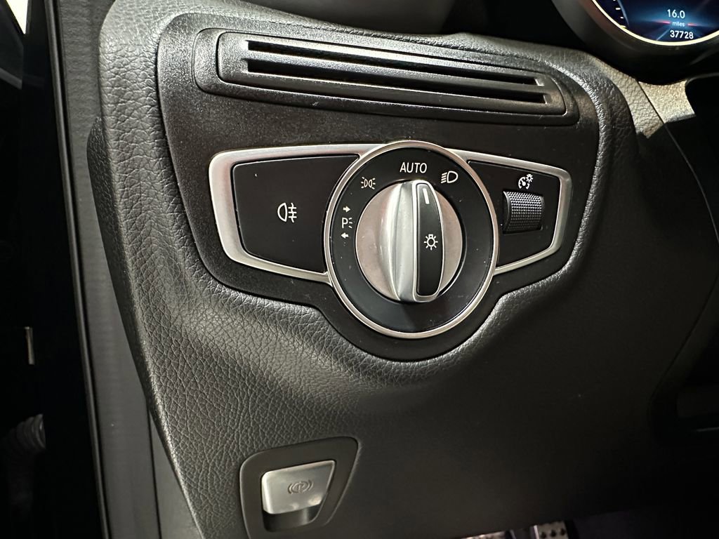 Certified 2022 Mercedes-Benz GLC 300 w/ AMG Line image 36