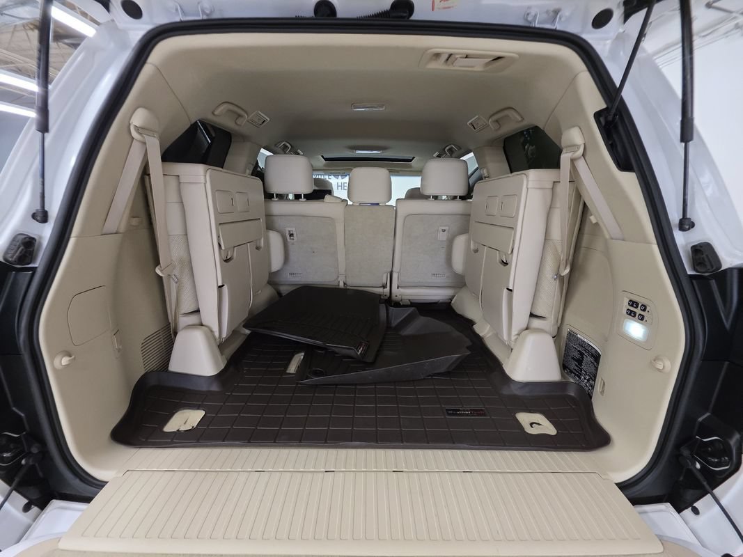 Used 2017 Lexus LX 570 4WD w/ Luxury Package image 16