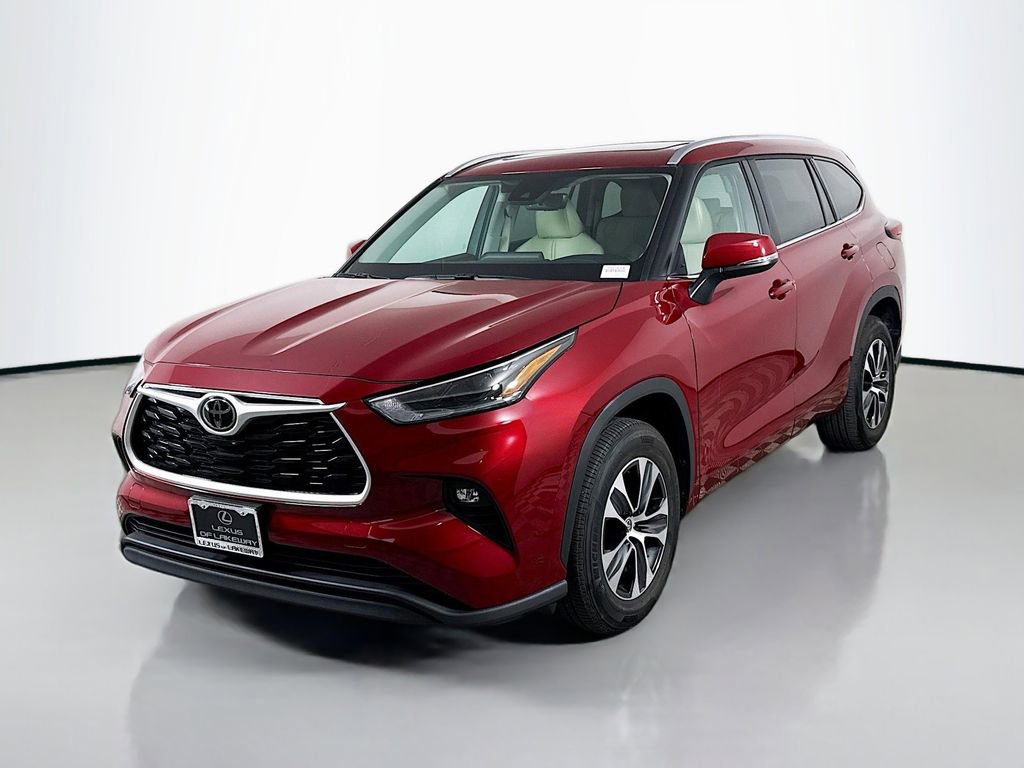 Used 2021 Toyota Highlander XLE