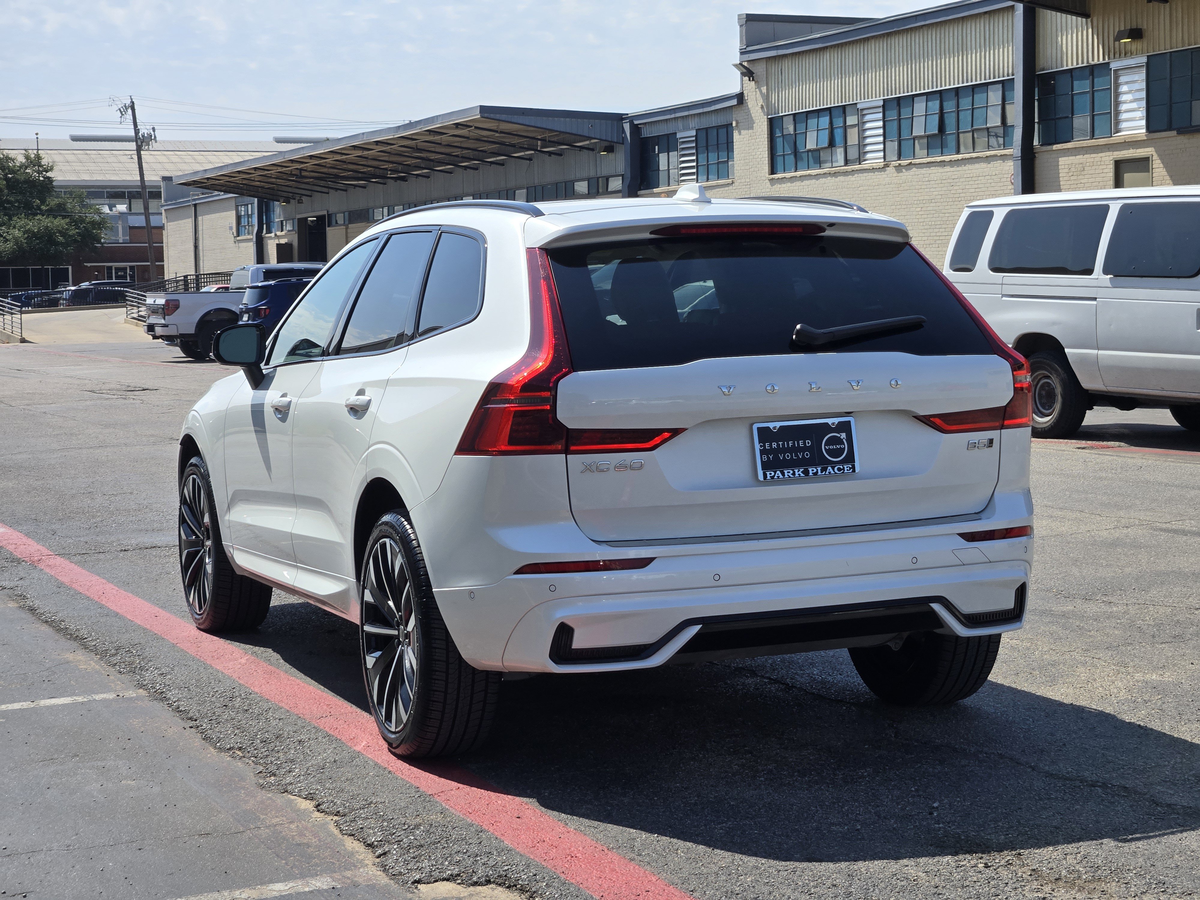 Certified 2026 Volvo XC60 B5 Ultra AWD/4WD image 6