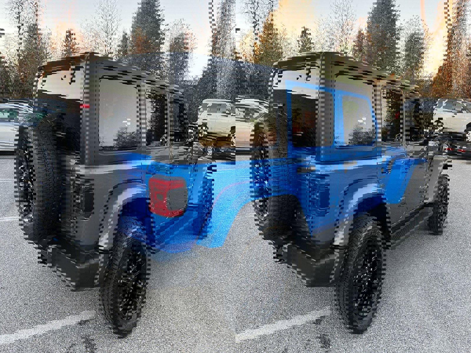 Used 2022 Jeep Wrangler Unlimited Sahara w/ Cold Weather Group image 10