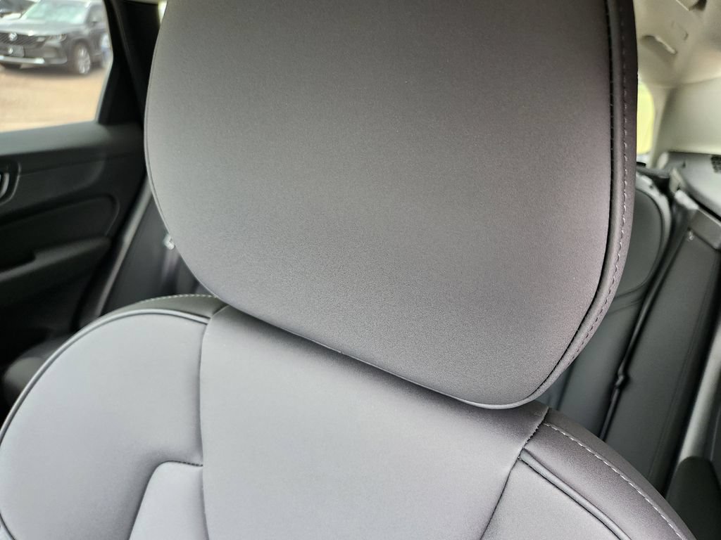 New 2026 Volvo XC60 T8 Plus w/ Climate Package AWD/4WD image 6