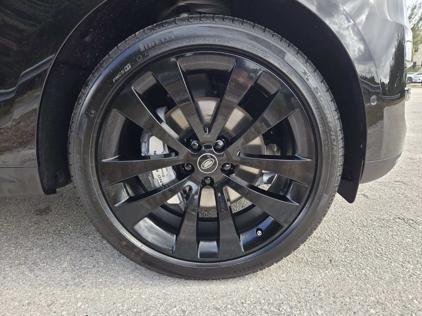 New 2025 Land Rover Range Rover Sport SE image 9