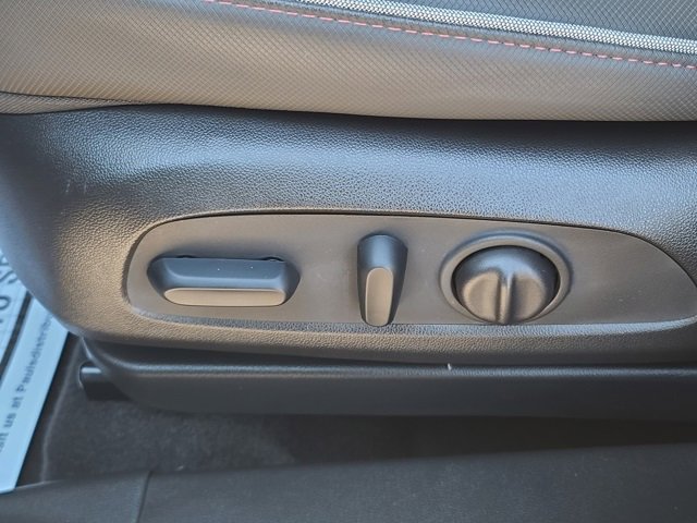 Used 2023 Chevrolet TrailBlazer RS w/ Convenience Package image 17