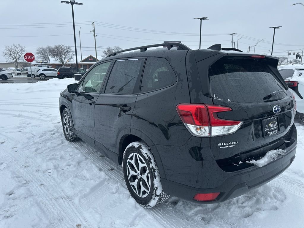 Used 2024 Subaru Forester Premium image 4