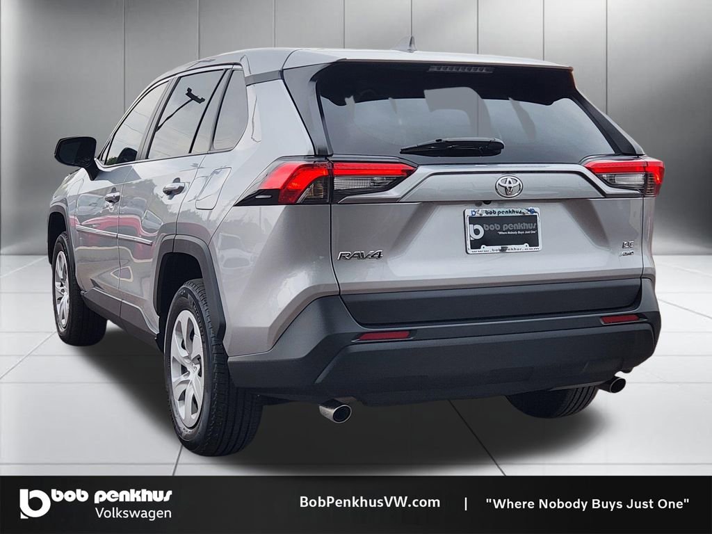 Used 2024 Toyota RAV4 LE AWD/4WD image 27