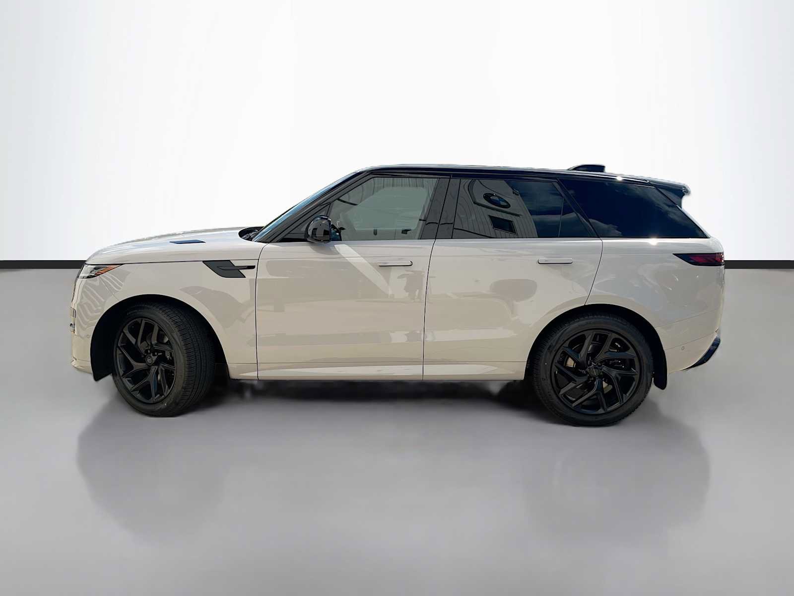 New 2026 Land Rover Range Rover Sport Dynamic SE AWD/4WD image 5