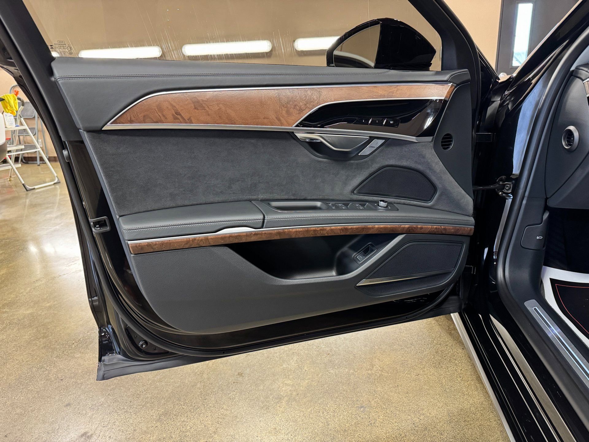 Used 2023 Audi A8 L 3.0T w/ Luxury Package image 25