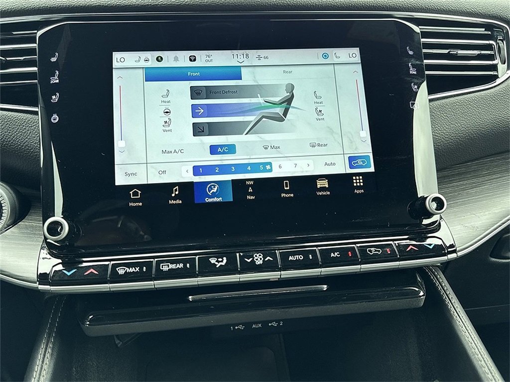 Used 2023 Jeep Wagoneer L Series II image 6