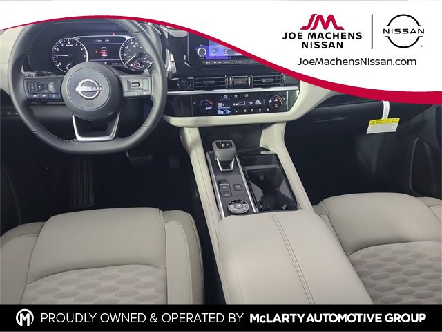 New 2025 Nissan Pathfinder SV image 14