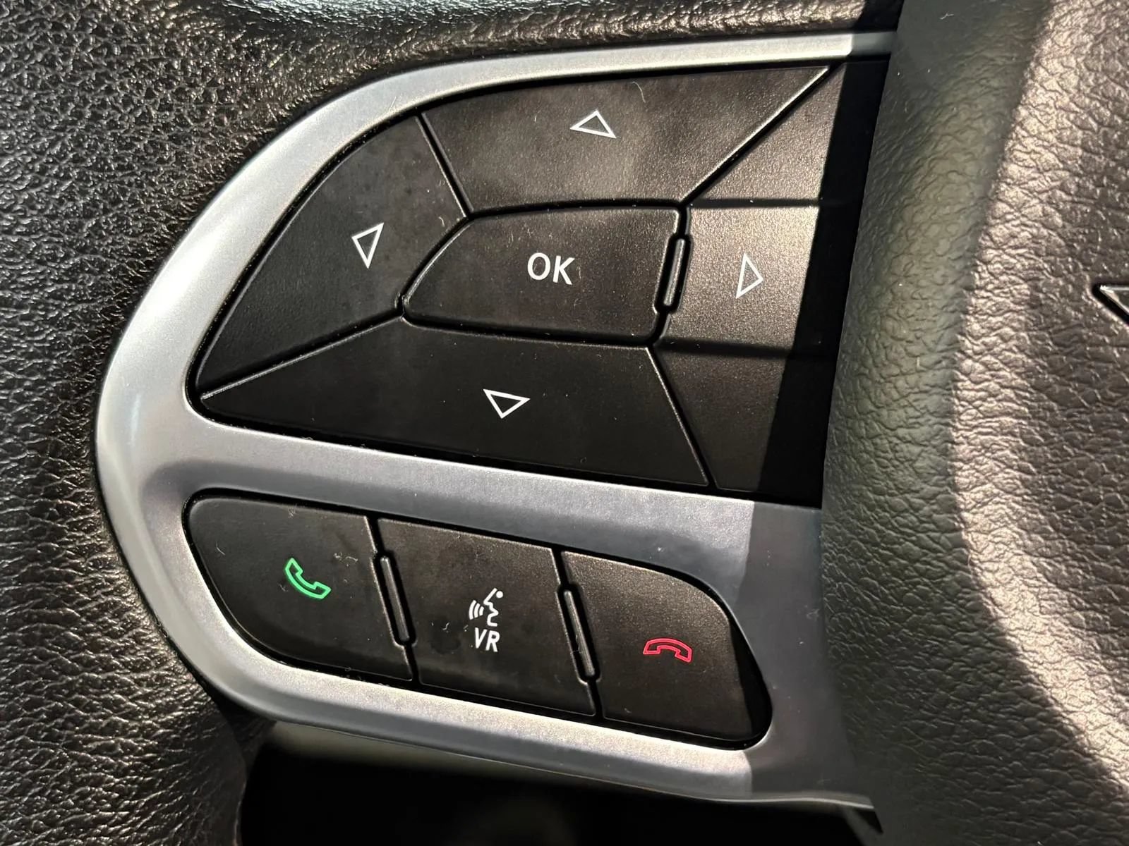 Used 2021 Chrysler Voyager Lxi FWD image 36