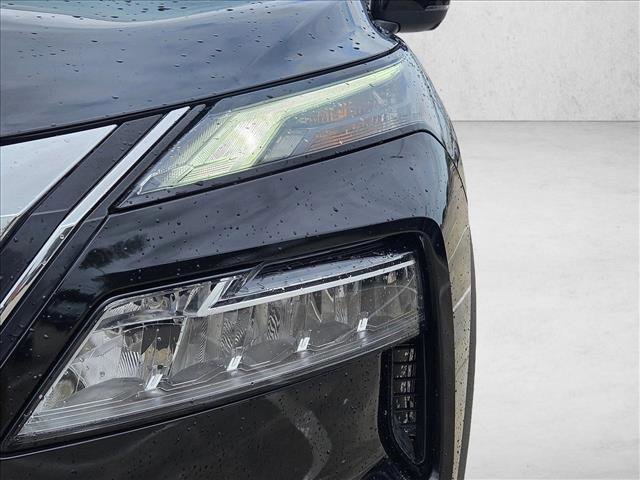 Used 2020 Nissan Rogue SV image 15