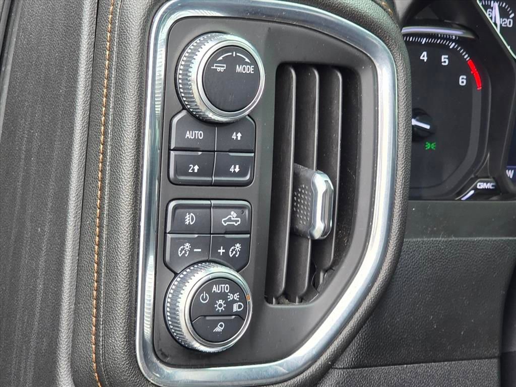 Used 2021 GMC Sierra 1500 AT4 w/ AT4 Premium Package AWD/4WD image 9