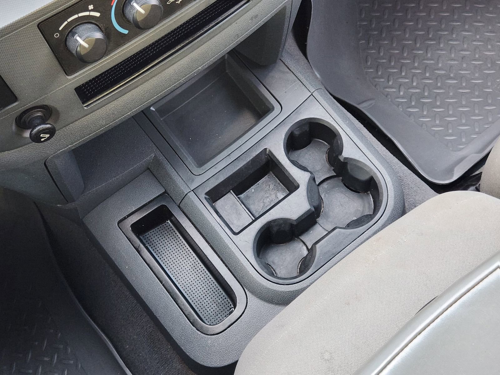 Used 2006 Dodge Ram 2500 Truck SLT image 22