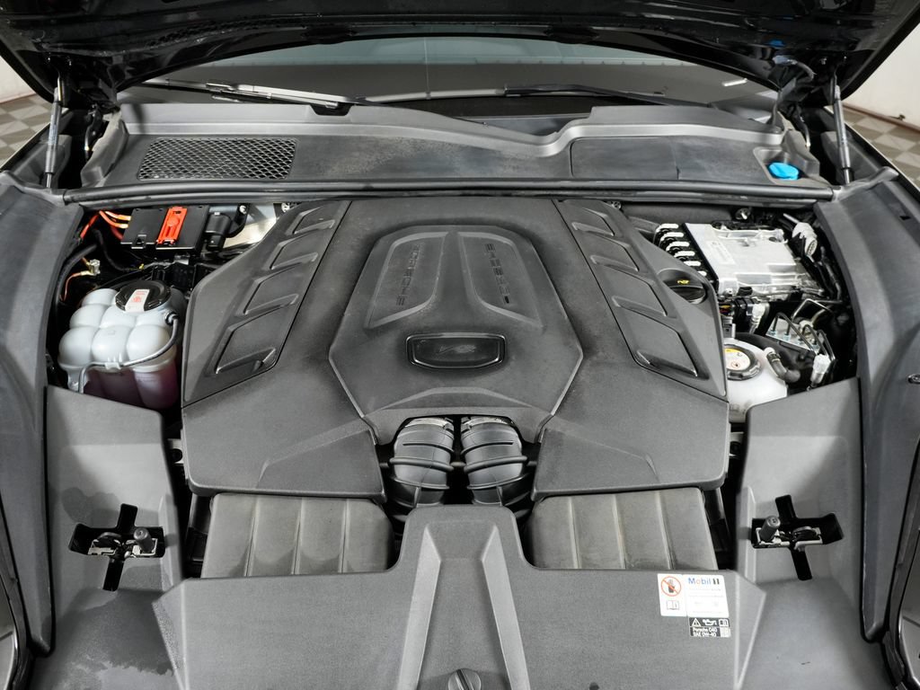 Certified 2024 Porsche Cayenne Turbo AWD/4WD image 51