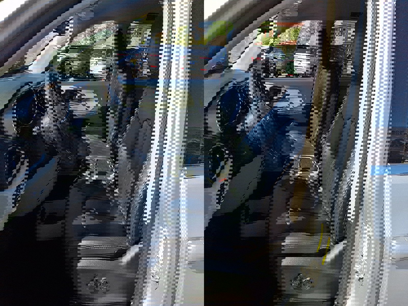 Certified 2024 Chrysler Pacifica Touring-L image 14