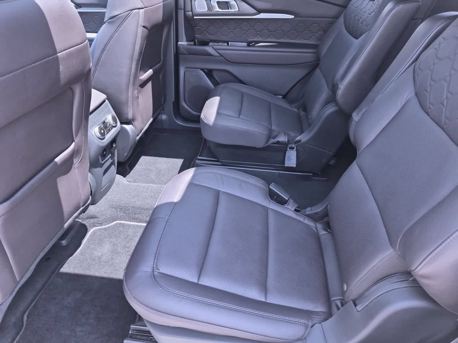 Used 2025 Ford Explorer Platinum w/ Ultimate Package AWD/4WD image 20