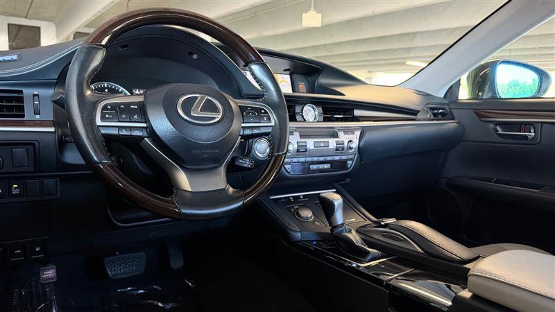 Used 2018 Lexus ES 350 w/ Navigation System Package FWD image 25