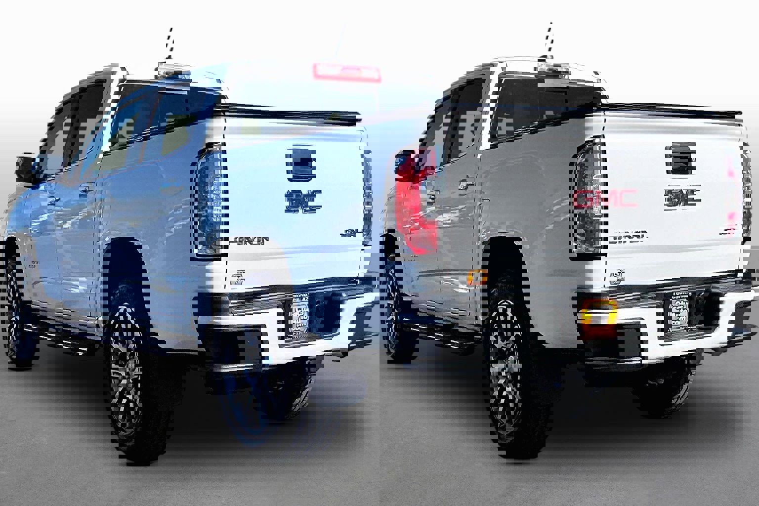 Used 2018 GMC Canyon Denali image 11