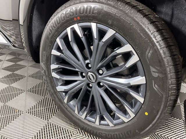 New 2026 Nissan Rogue Platinum image 13