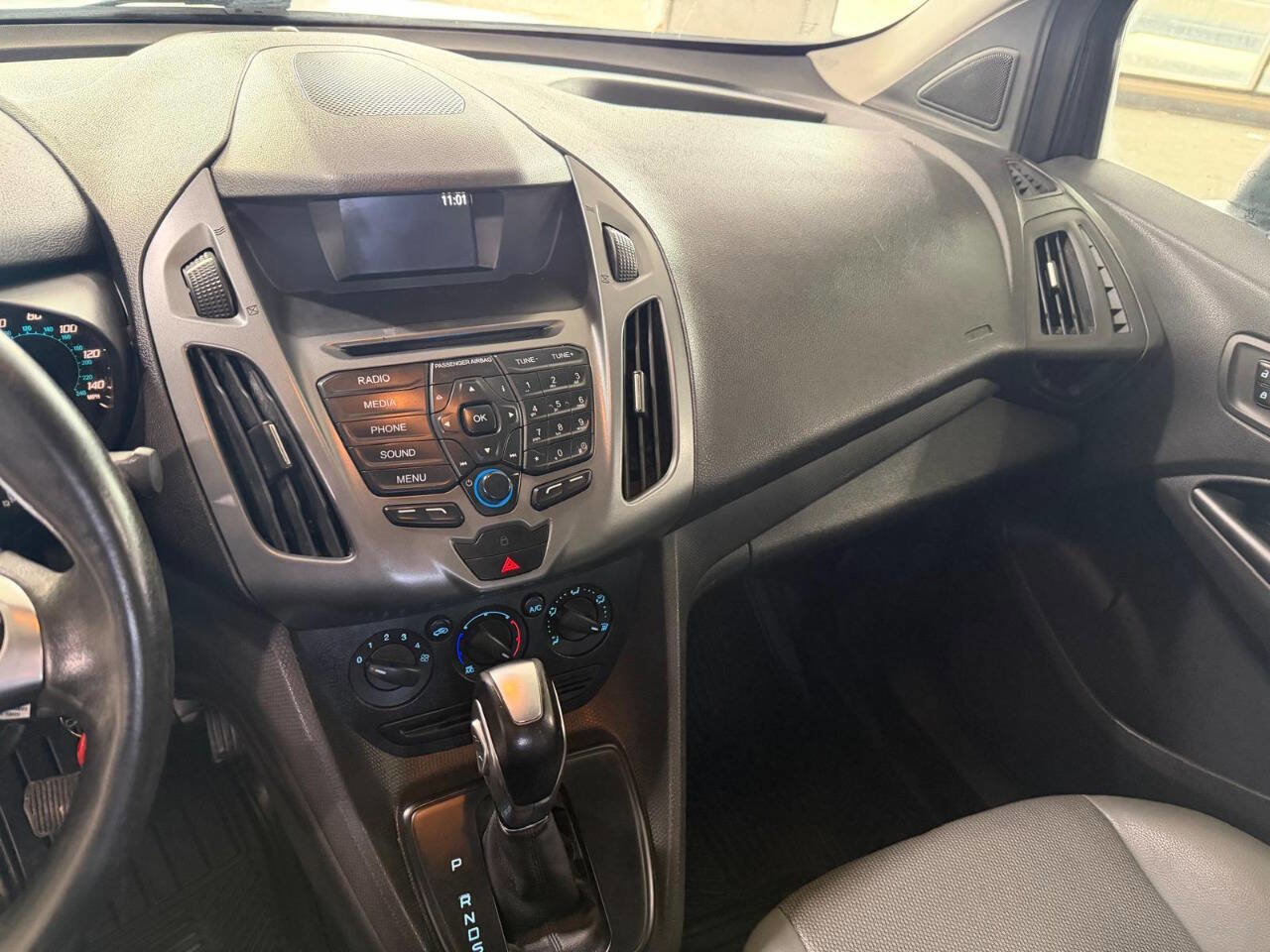 Used 2017 Ford Transit Connect XL image 8