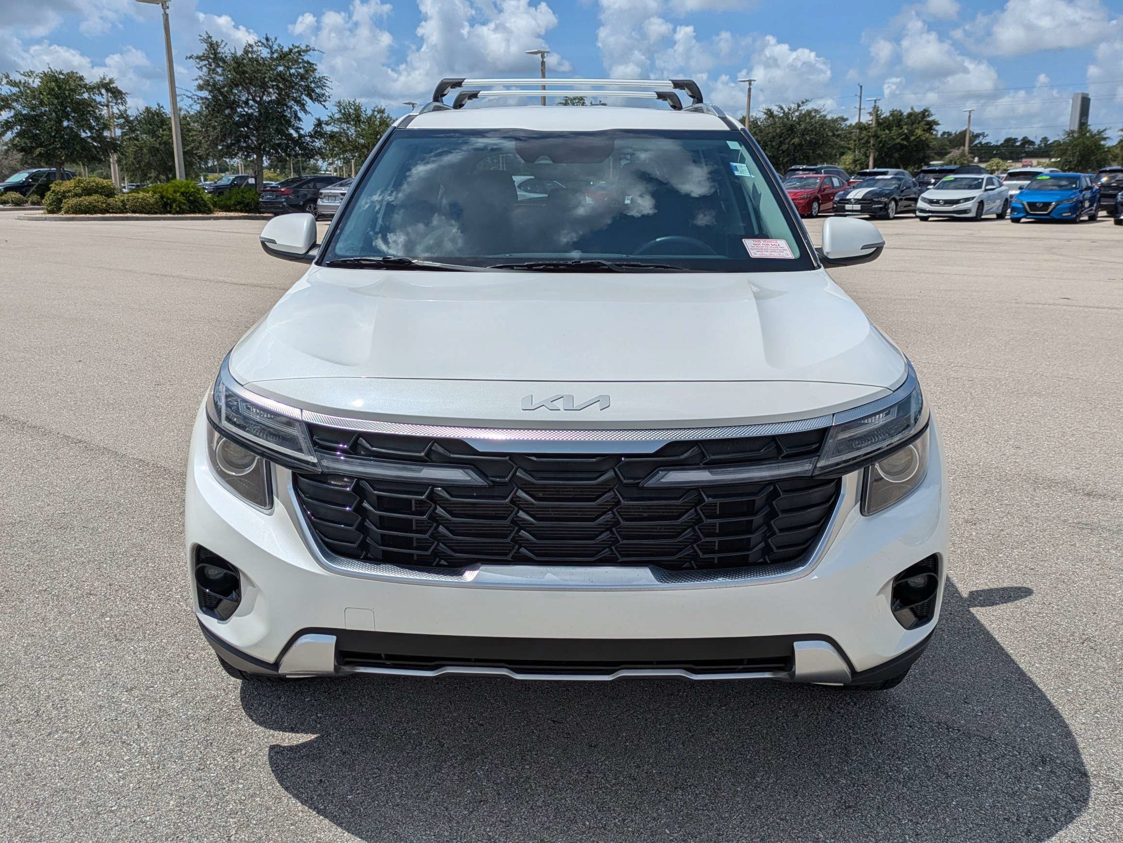 Certified 2024 Kia Seltos EX FWD image 3