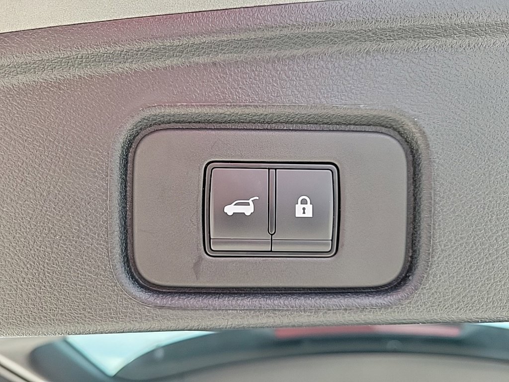 Used 2025 Nissan Pathfinder SL AWD/4WD image 27