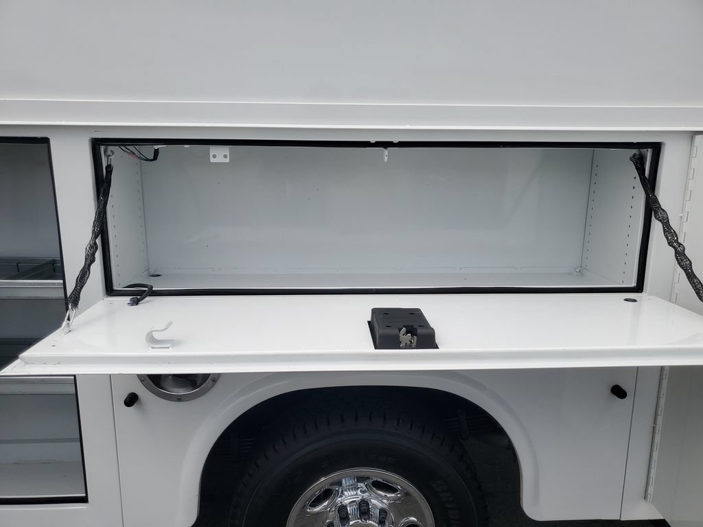 Used 2024 Chevrolet Express 3500 w/ Power Convenience Package RWD image 14